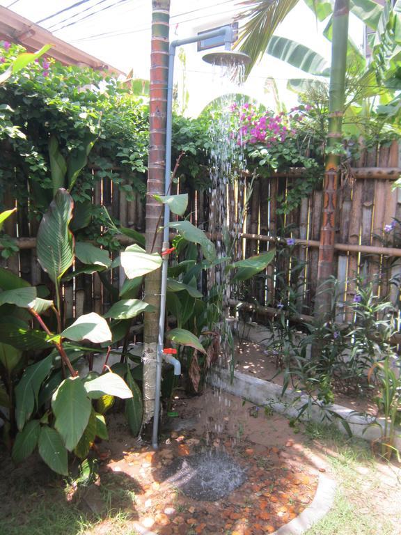Local Beach Homestay Хойан Экстерьер фото
