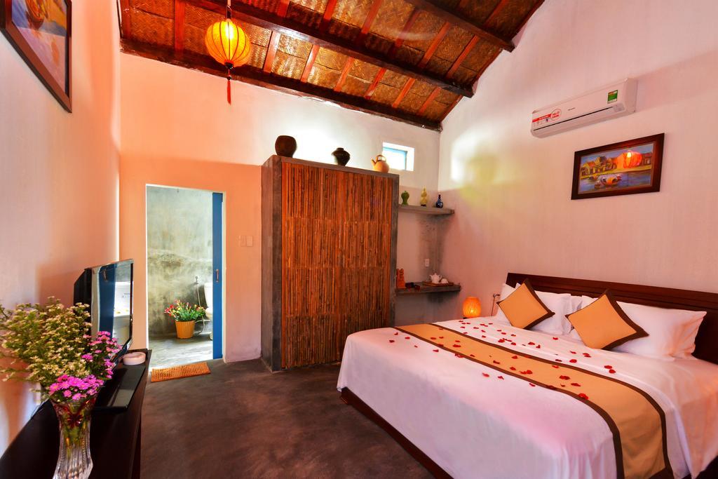 Local Beach Homestay Хойан Номер фото