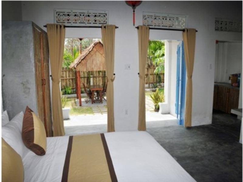 Local Beach Homestay Хойан Экстерьер фото